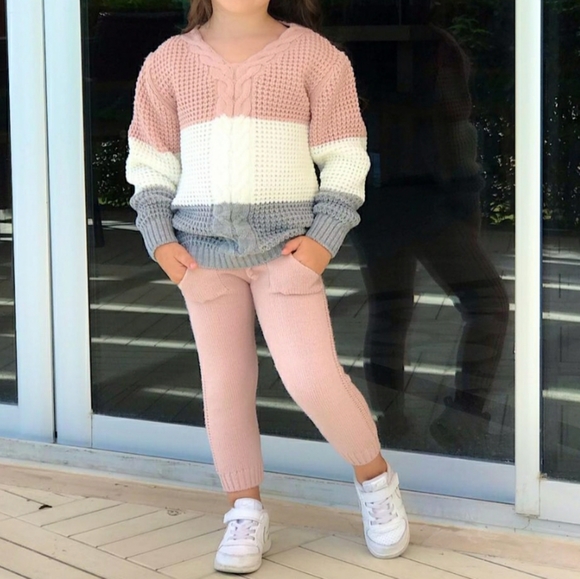 Knitted set